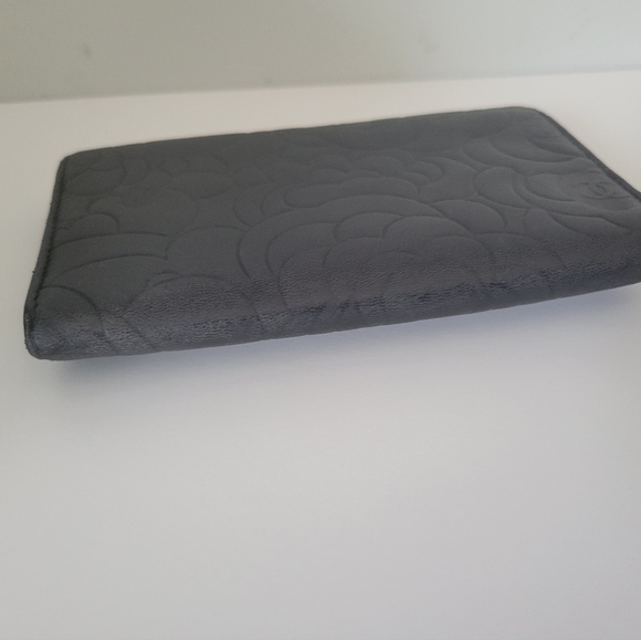 Chanel lamskin wallet with COA - Picture 9 of 13